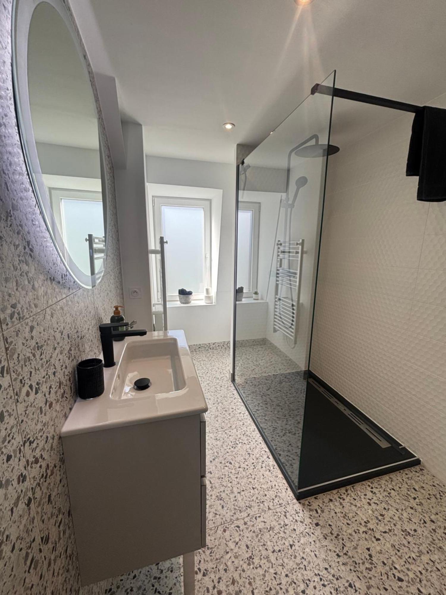La Mansarde, Appartement Climatise En Centre Ville Remiremont Bagian luar foto